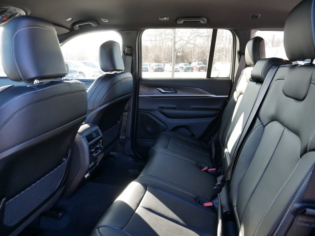 Thumbnail: 2025 Jeep Grand Cherokee - 28