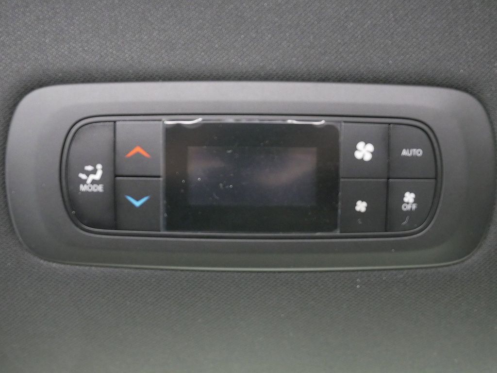 2025 Chrysler Pacifica Hybrid Select 32