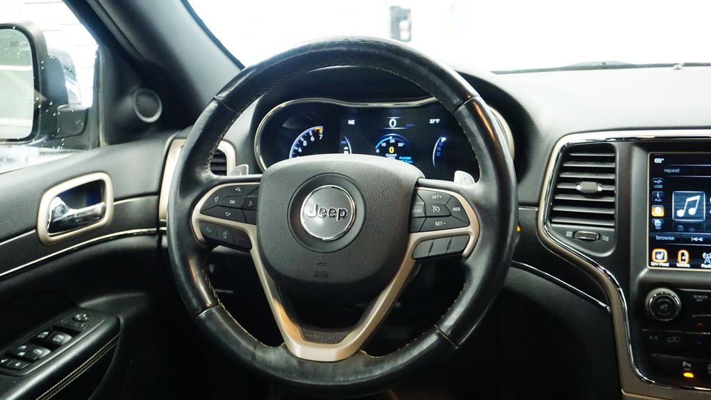 Thumbnail: 2017 Jeep Grand Cherokee - 25