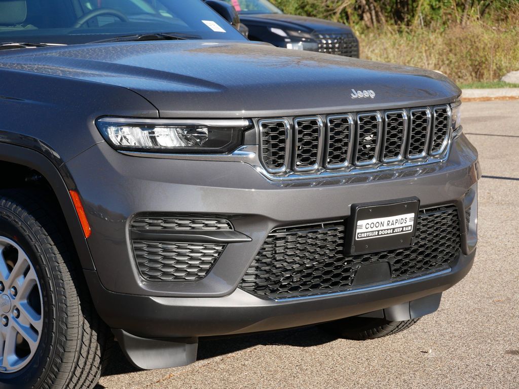 Thumbnail: 2025 Jeep Grand Cherokee - 3