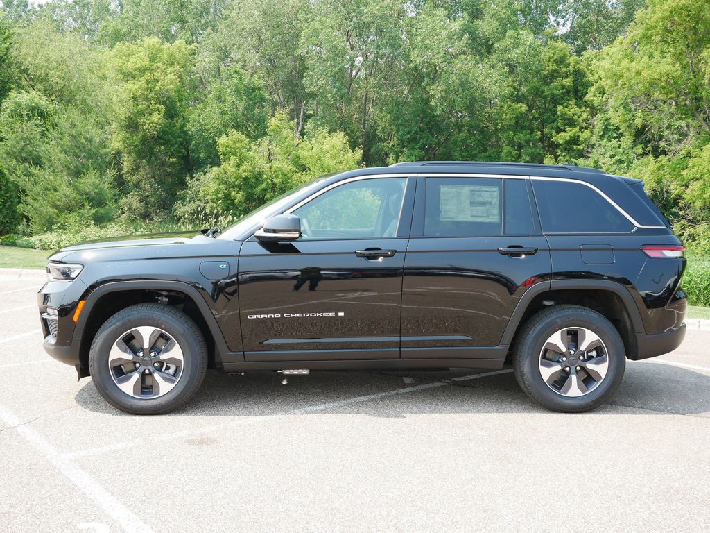 Thumbnail: 2025 Jeep Grand Cherokee - 16