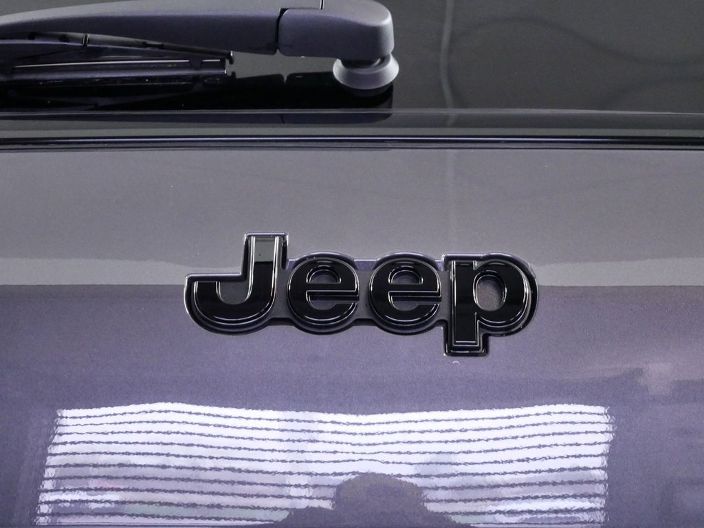 Thumbnail: 2025 Jeep Grand Cherokee L - 9