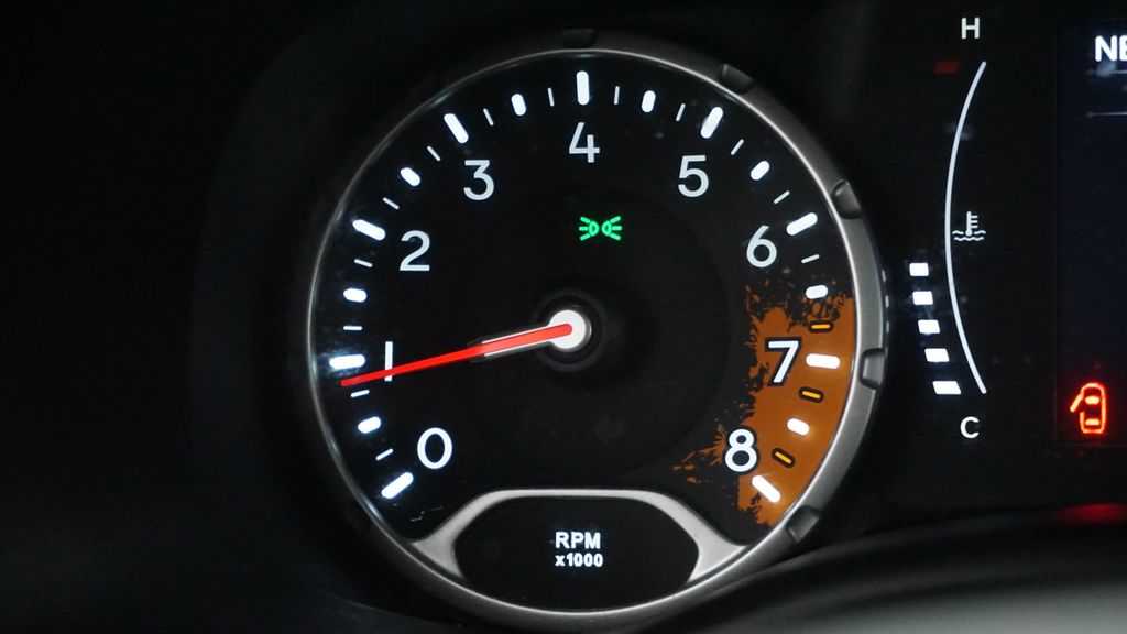 Thumbnail: 2016 Jeep Renegade - 46