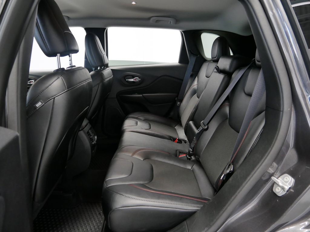 Thumbnail: 2022 Jeep Cherokee - 11