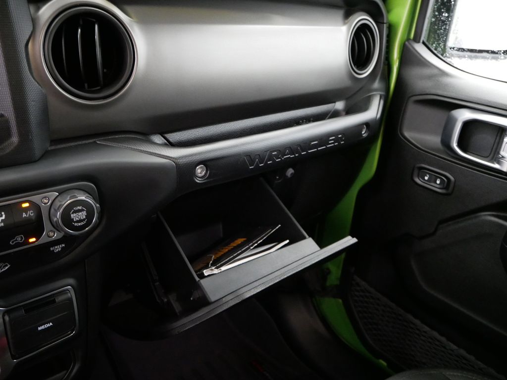 Thumbnail: 2019 Jeep Wrangler - 30