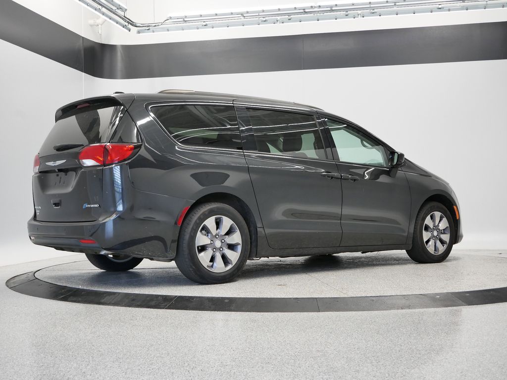 Thumbnail: 2018 Chrysler Pacifica - 6