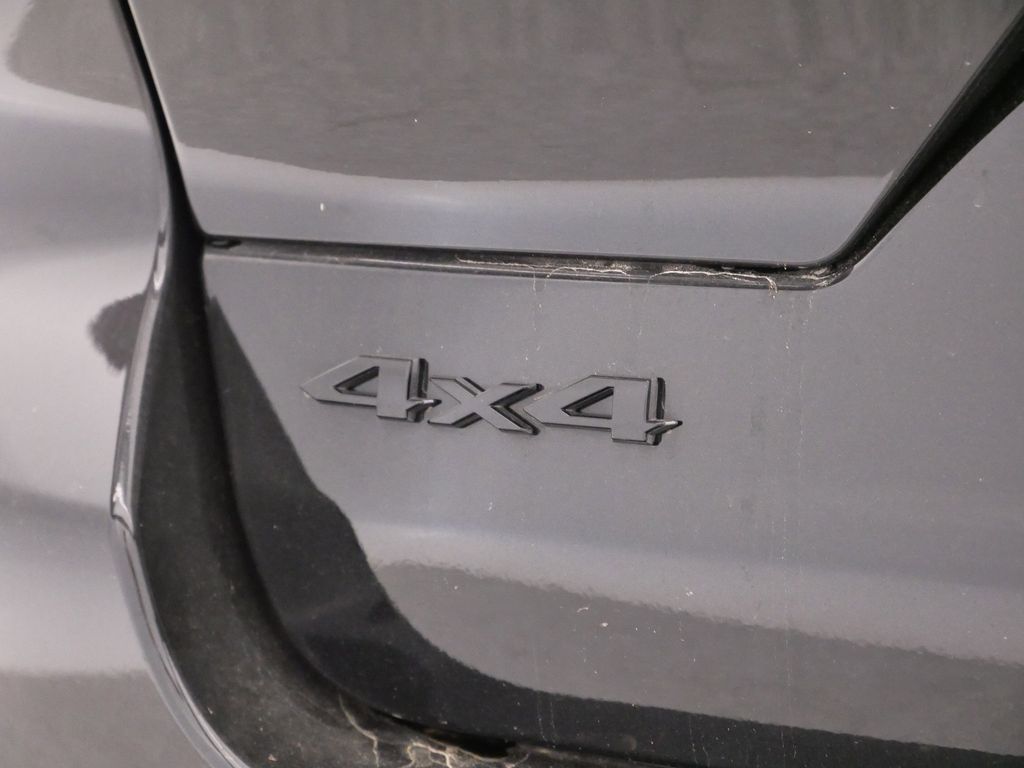 Thumbnail: 2023 Jeep Grand Cherokee - 15