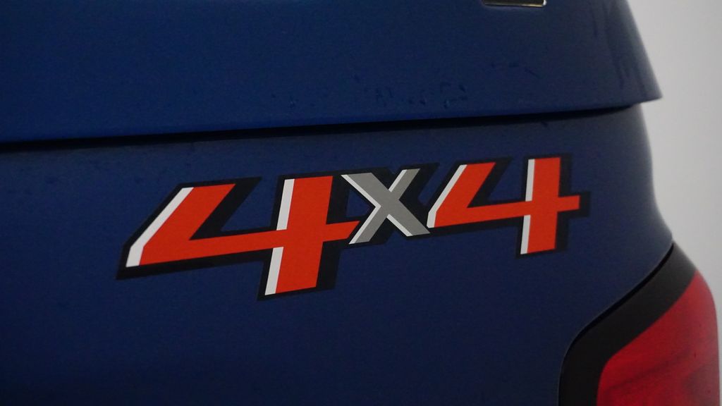 Thumbnail: 2018 Chevrolet Silverado 1500 - 11