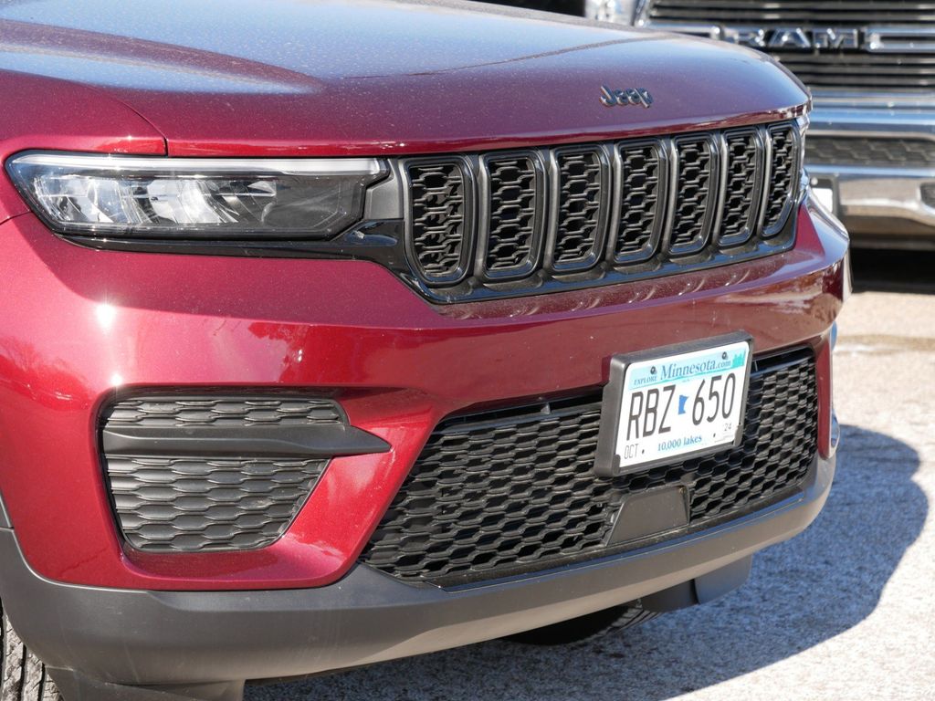 Thumbnail: 2024 Jeep Grand Cherokee - 3