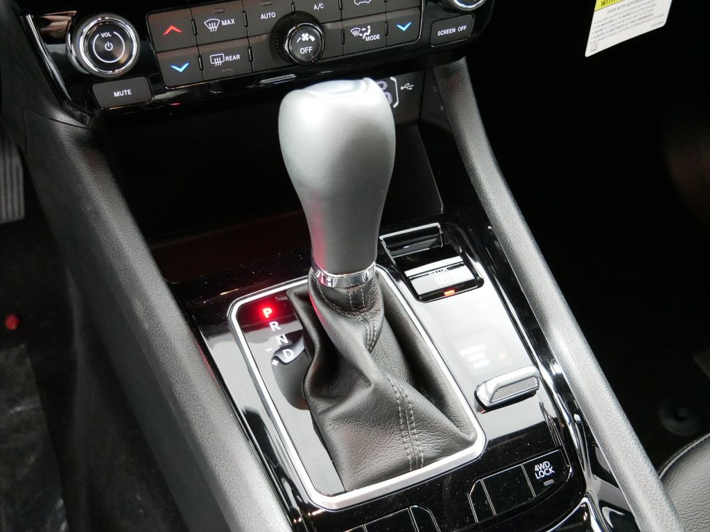 Thumbnail: 2024 Jeep Compass - 10