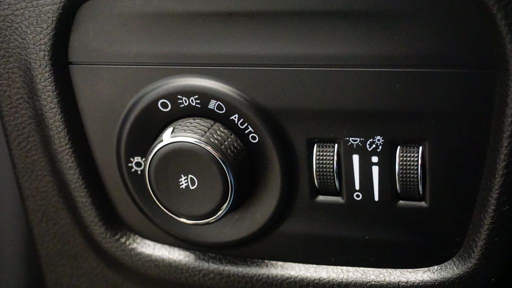 Thumbnail: 2023 Jeep Grand Cherokee L - 30