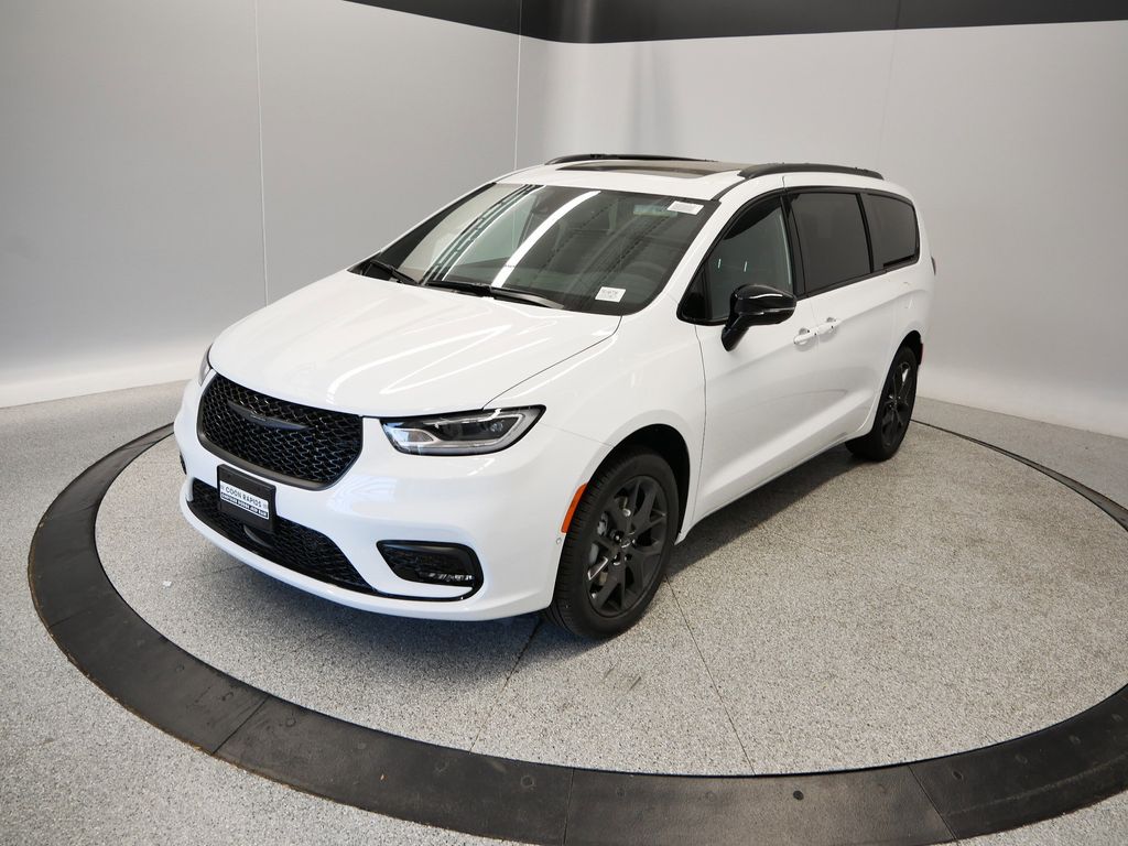 Thumbnail: 2026 Chrysler Pacifica - 46