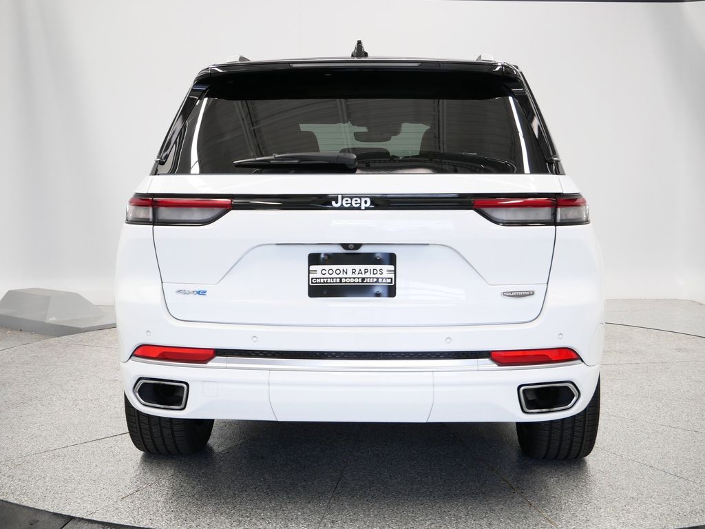Thumbnail: 2023 Jeep Grand Cherokee - 12