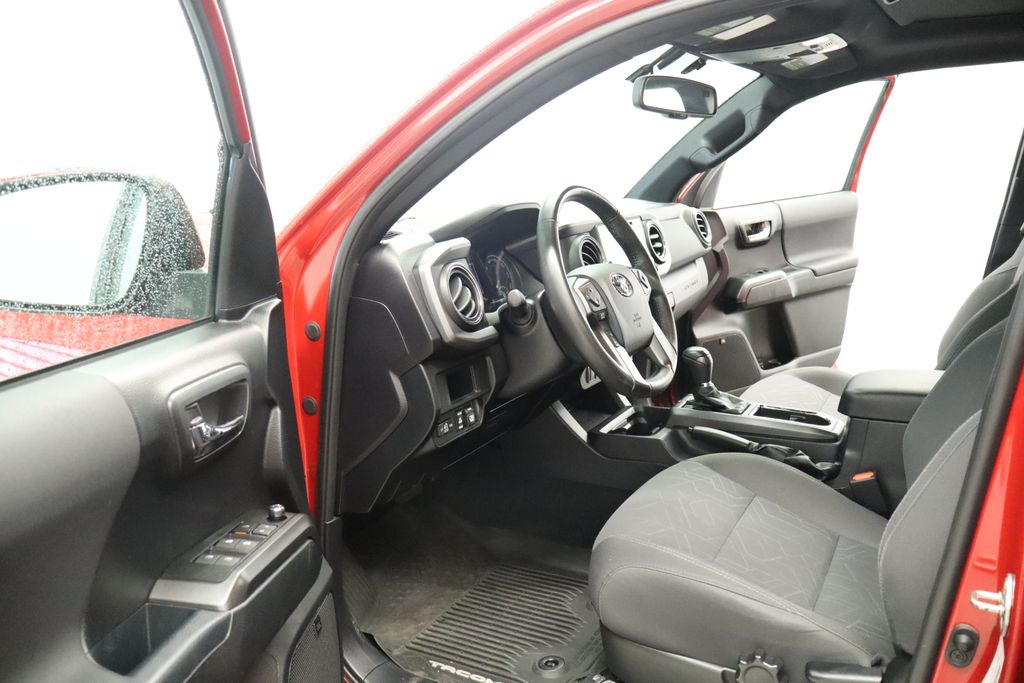 Thumbnail: 2017 Toyota Tacoma - 27