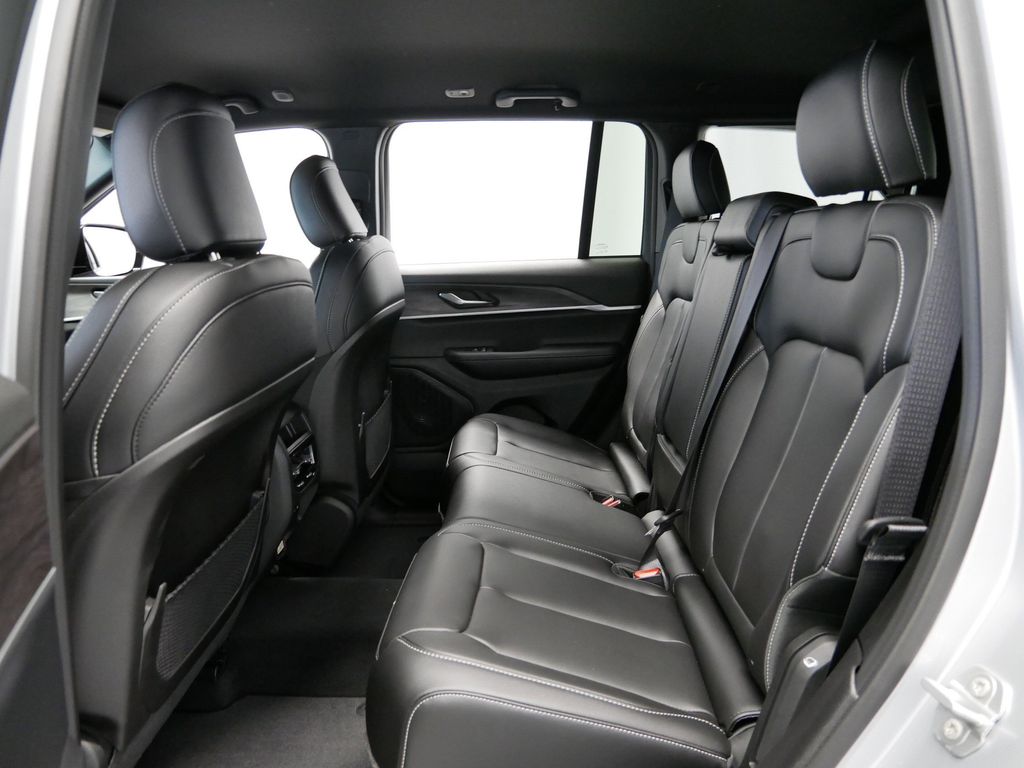 Thumbnail: 2025 Jeep Grand Cherokee - 8