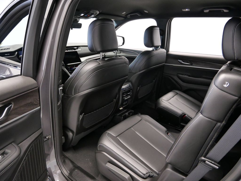 Thumbnail: 2025 Jeep Grand Cherokee L - 7