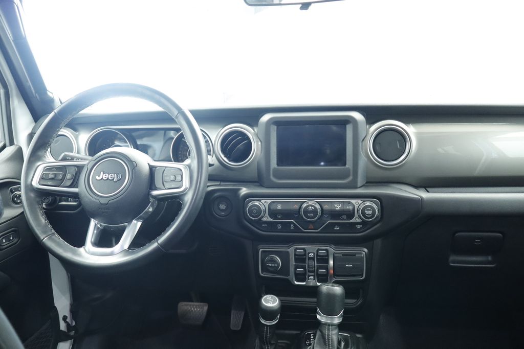 Thumbnail: 2021 Jeep Wrangler - 21