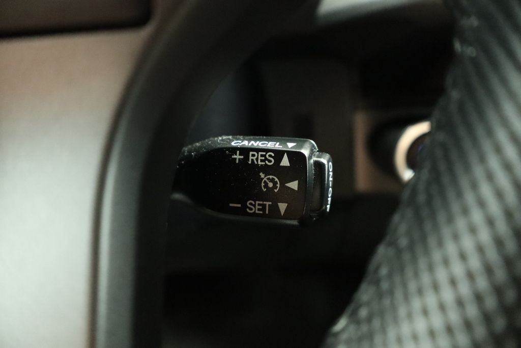 Thumbnail: 2017 Toyota Tacoma - 41