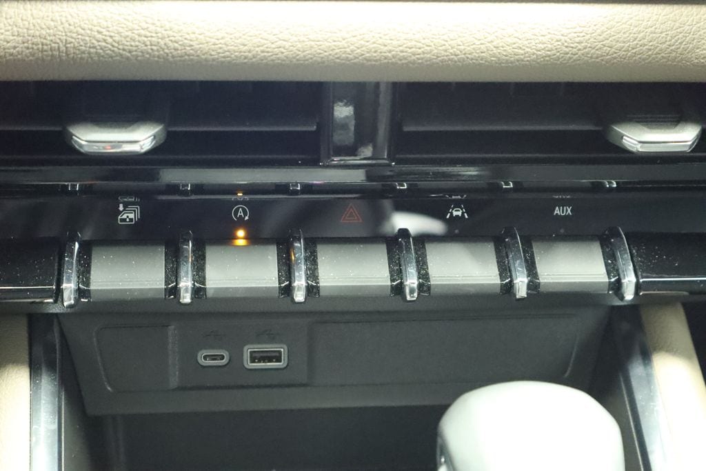 Thumbnail: 2023 GMC Canyon - 38