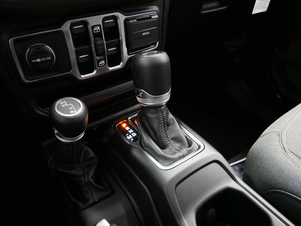 Thumbnail: 2026 Jeep Wrangler - 34