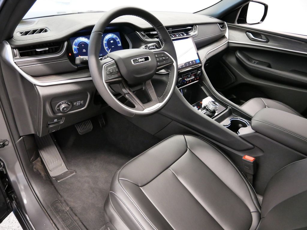 Thumbnail: 2025 Jeep Grand Cherokee - 2