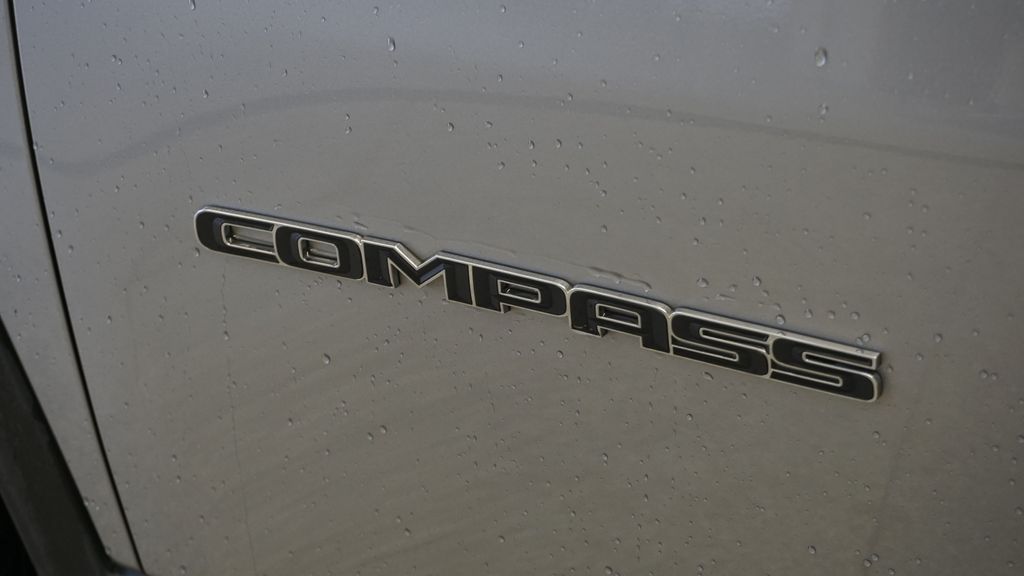 Thumbnail: 2018 Jeep Compass - 18