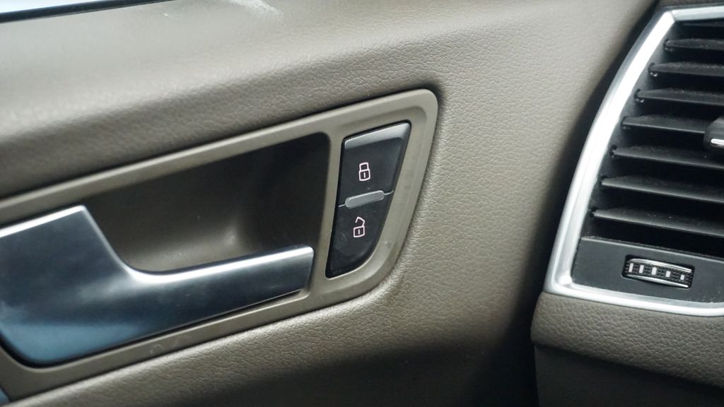 Thumbnail: 2017 Audi Q5 - 36