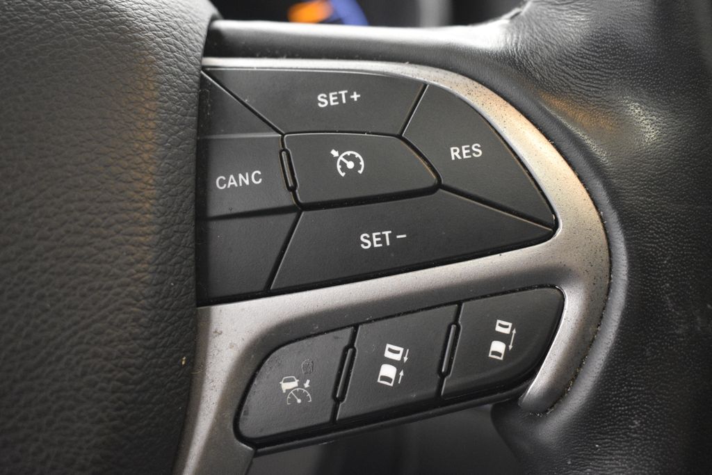 Thumbnail: 2021 Jeep Grand Cherokee - 49