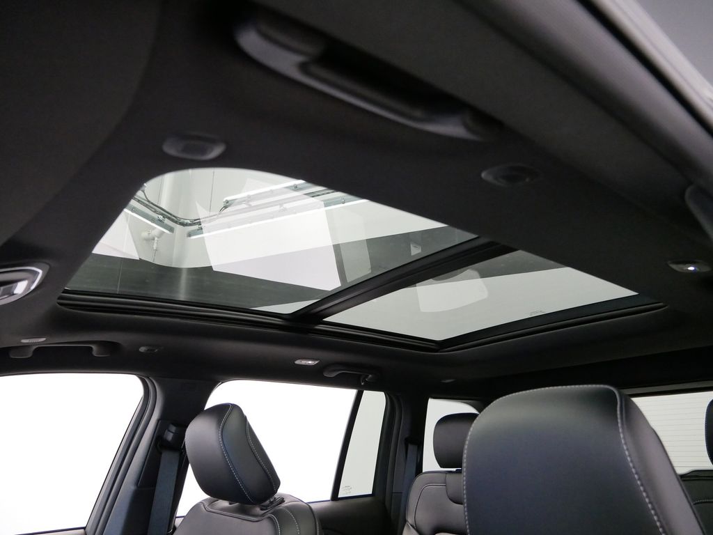 Thumbnail: 2025 Jeep Grand Cherokee - 4