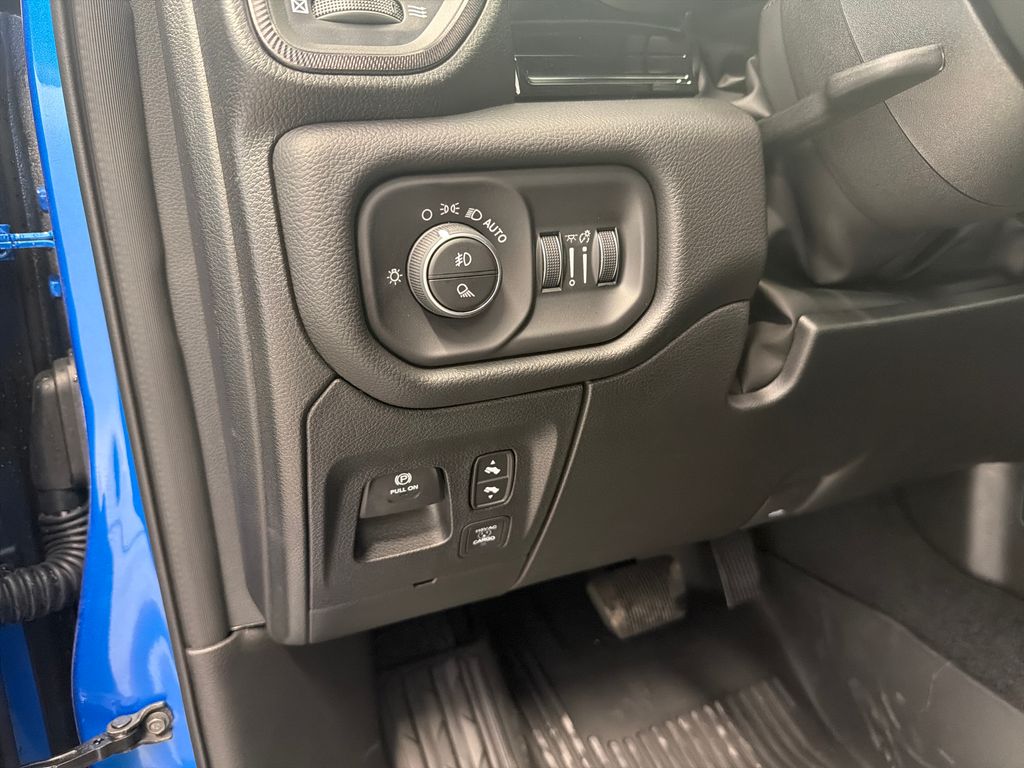 Thumbnail: 2026 RAM 1500 - 27