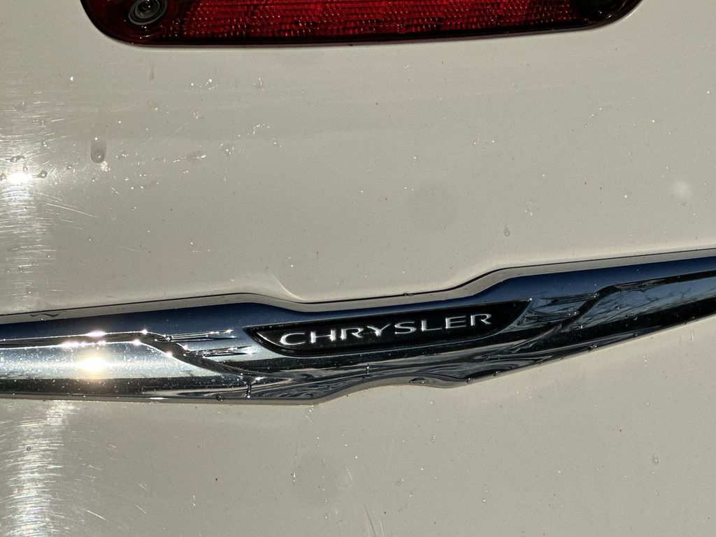 Thumbnail: 2016 Chrysler 300 - 28