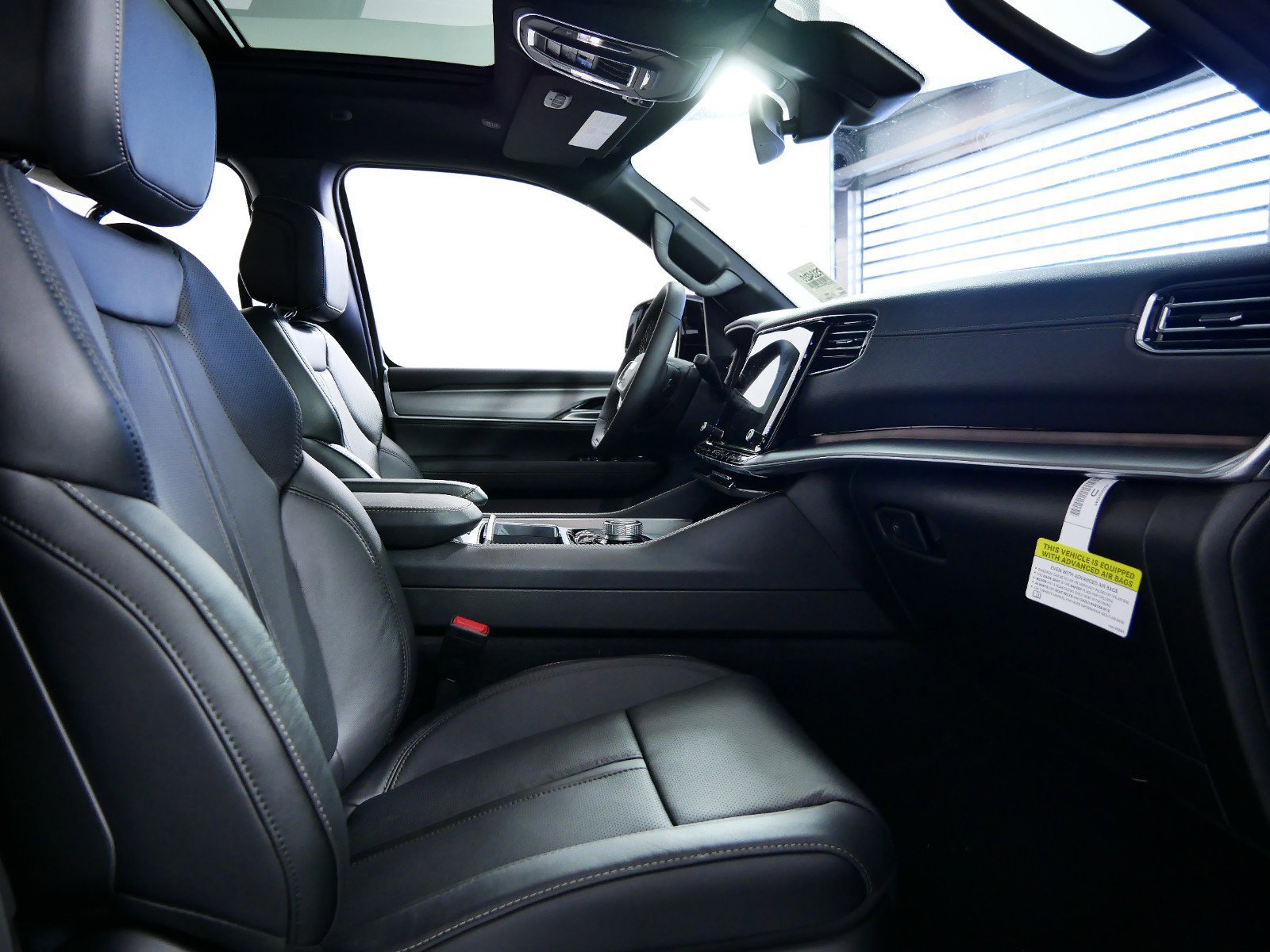 Thumbnail: 2024 Jeep Wagoneer - 19