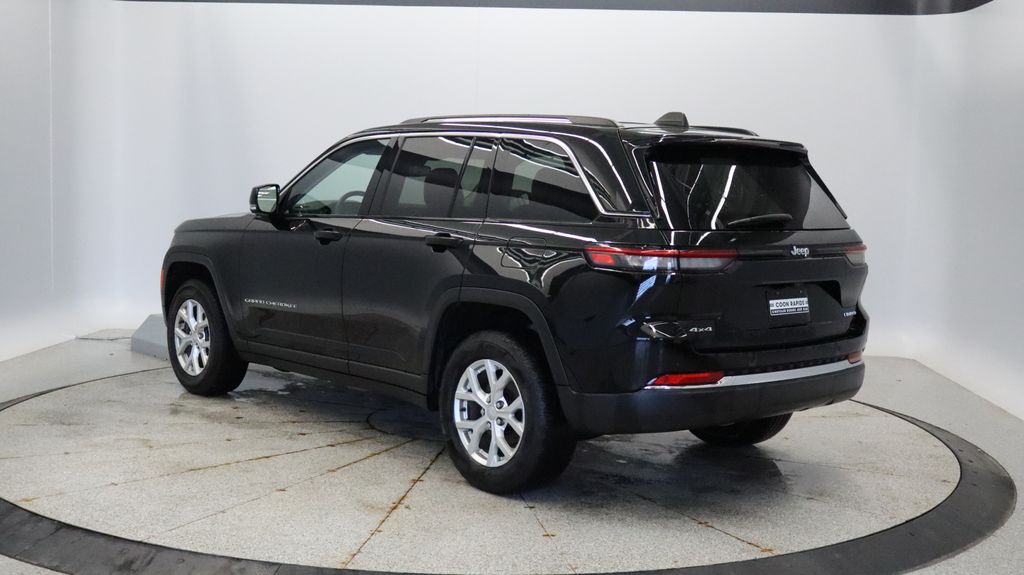 Thumbnail: 2023 Jeep Grand Cherokee - 3