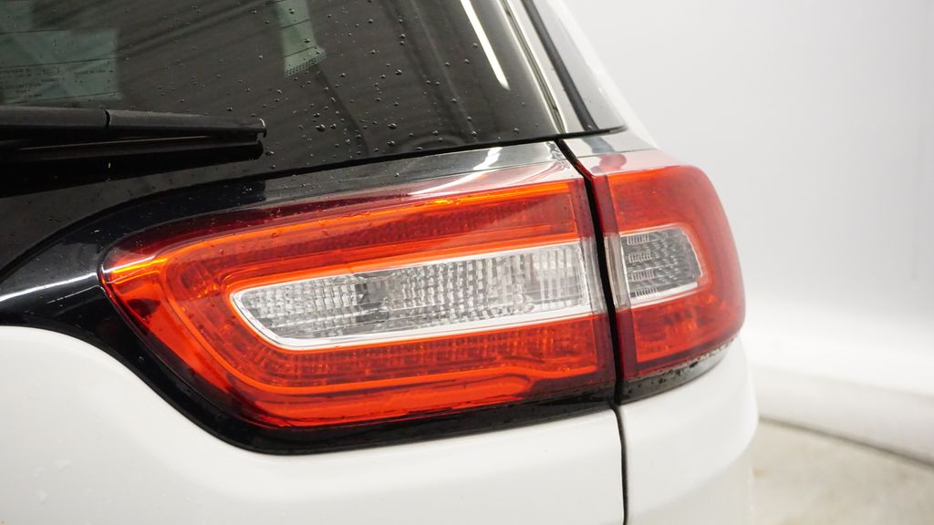 Thumbnail: 2016 Jeep Cherokee - 12