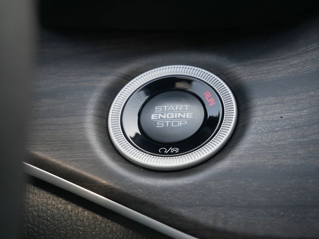 Thumbnail: 2025 Jeep Grand Cherokee - 34