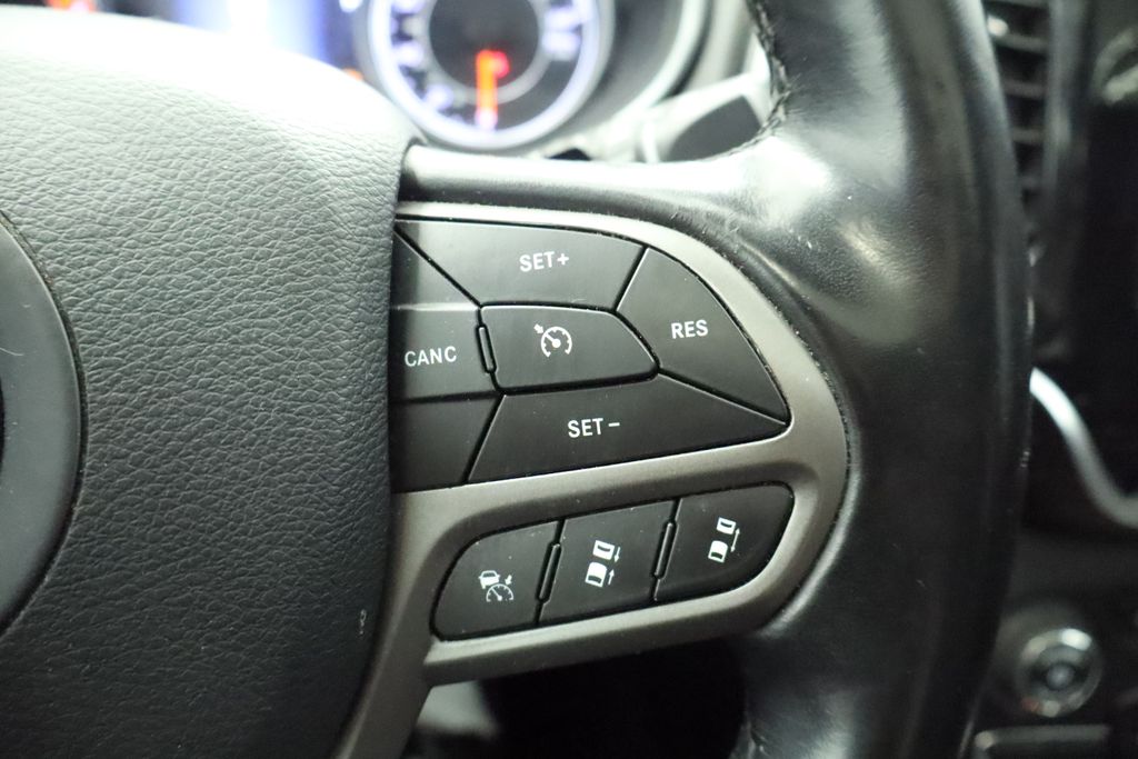 Thumbnail: 2021 Jeep Cherokee - 34