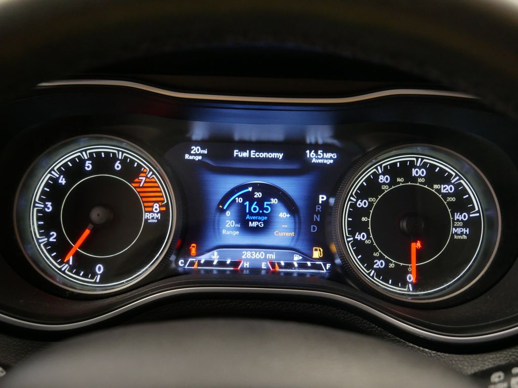 Thumbnail: 2022 Jeep Cherokee - 29