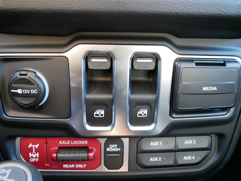 Thumbnail: 2026 Jeep Wrangler - 43