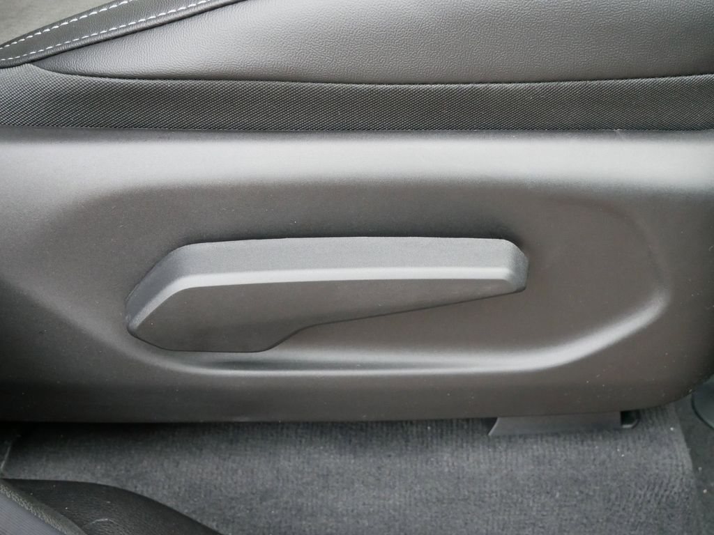 Thumbnail: 2025 Jeep Grand Cherokee L - 24