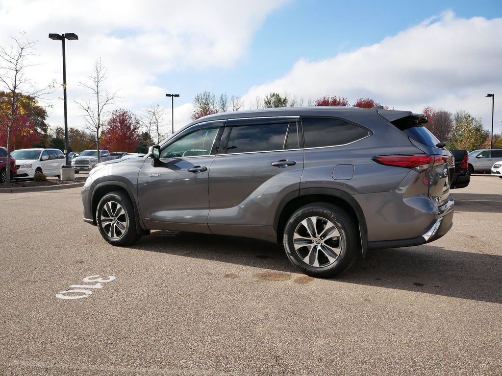Thumbnail: 2020 Toyota Highlander - 3