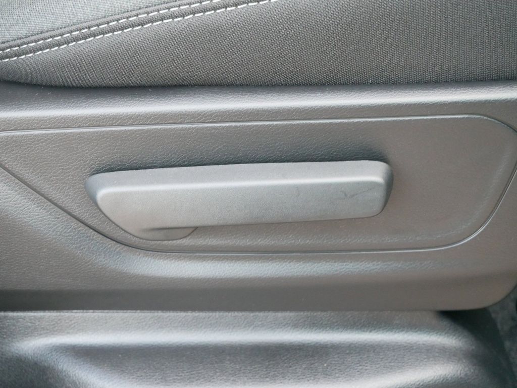 Thumbnail: 2026 RAM 1500 - 25