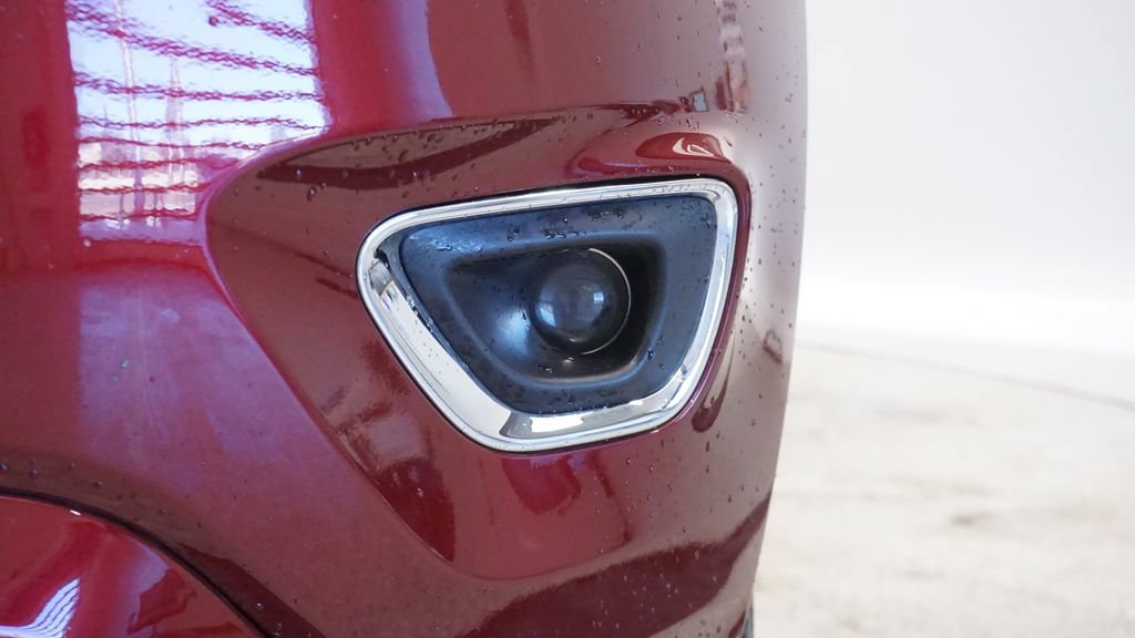 Thumbnail: 2016 Jeep Grand Cherokee - 17