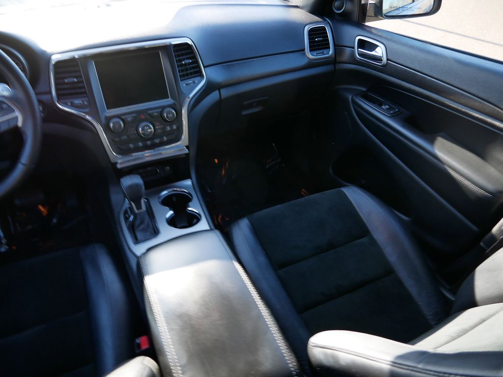 Thumbnail: 2017 Jeep Grand Cherokee - 28