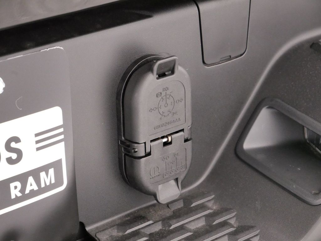 Thumbnail: 2026 RAM 1500 - 10