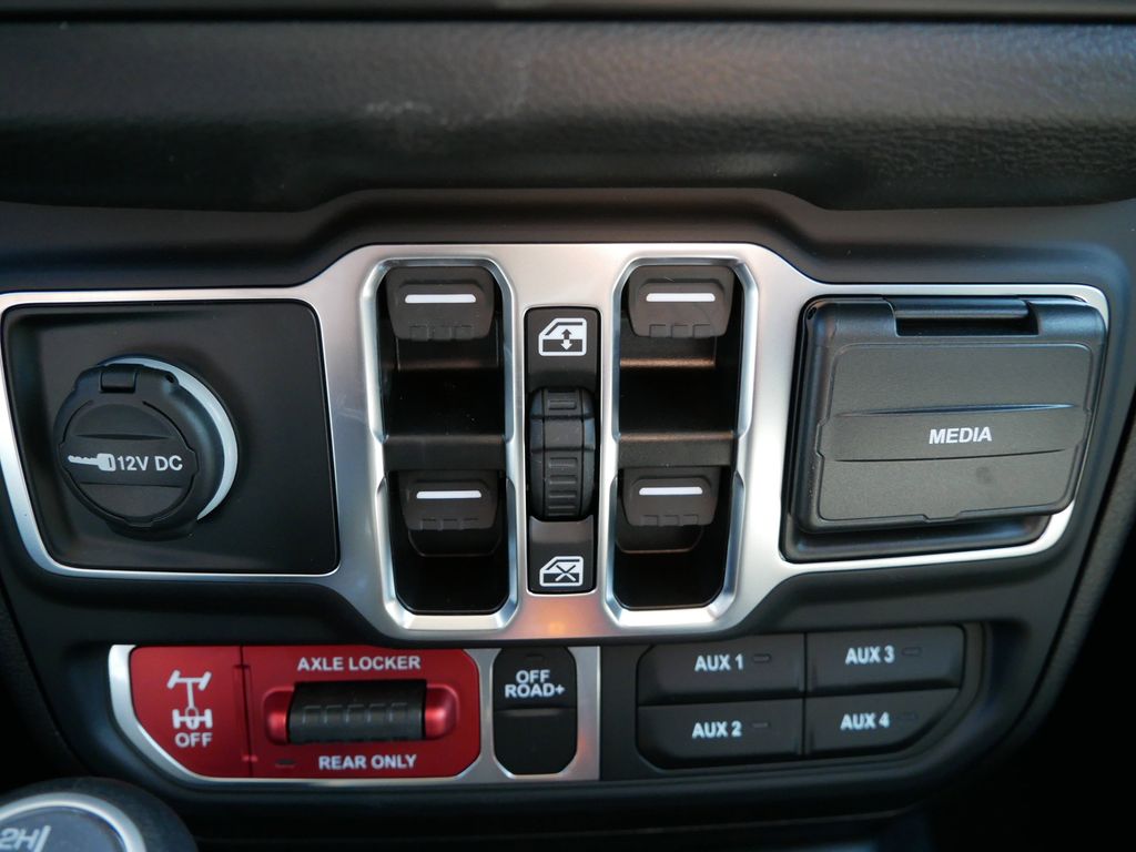 Thumbnail: 2025 Jeep Wrangler - 48