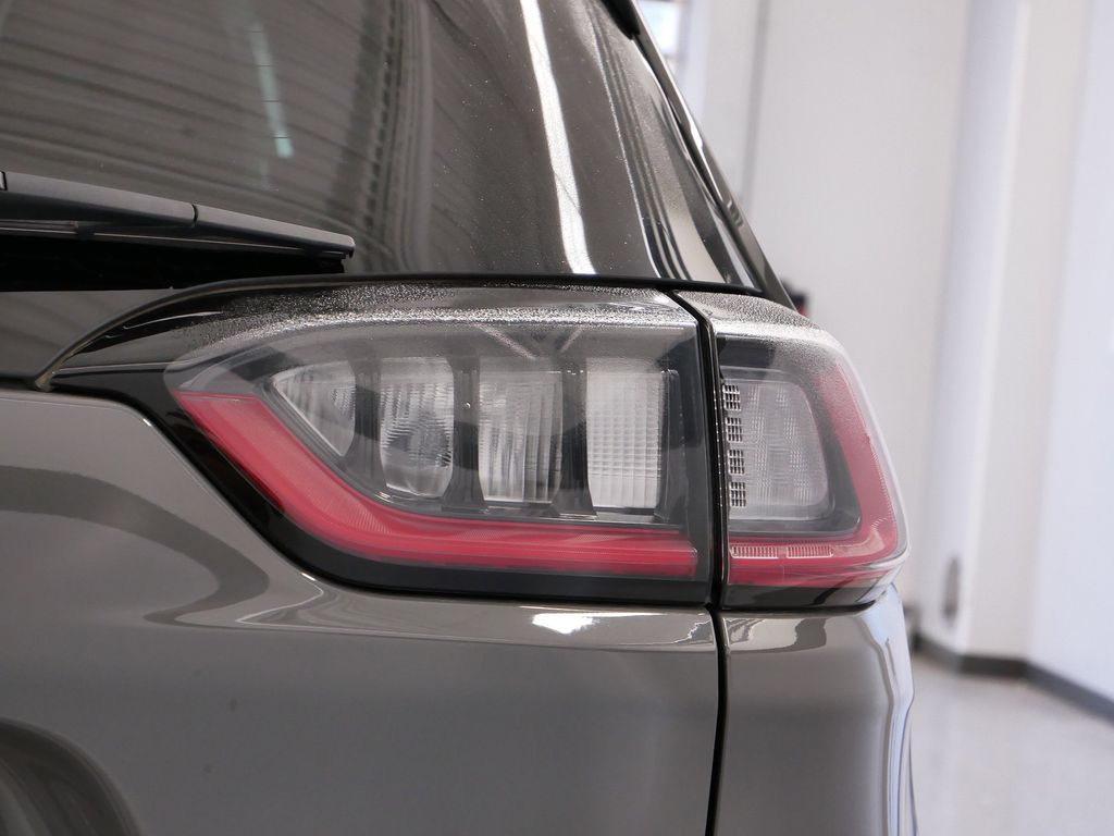 Thumbnail: 2022 Jeep Cherokee - 19
