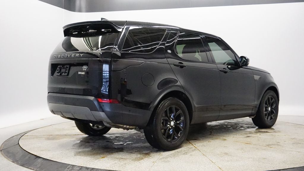 Thumbnail: 2020 Land Rover Discovery - 6