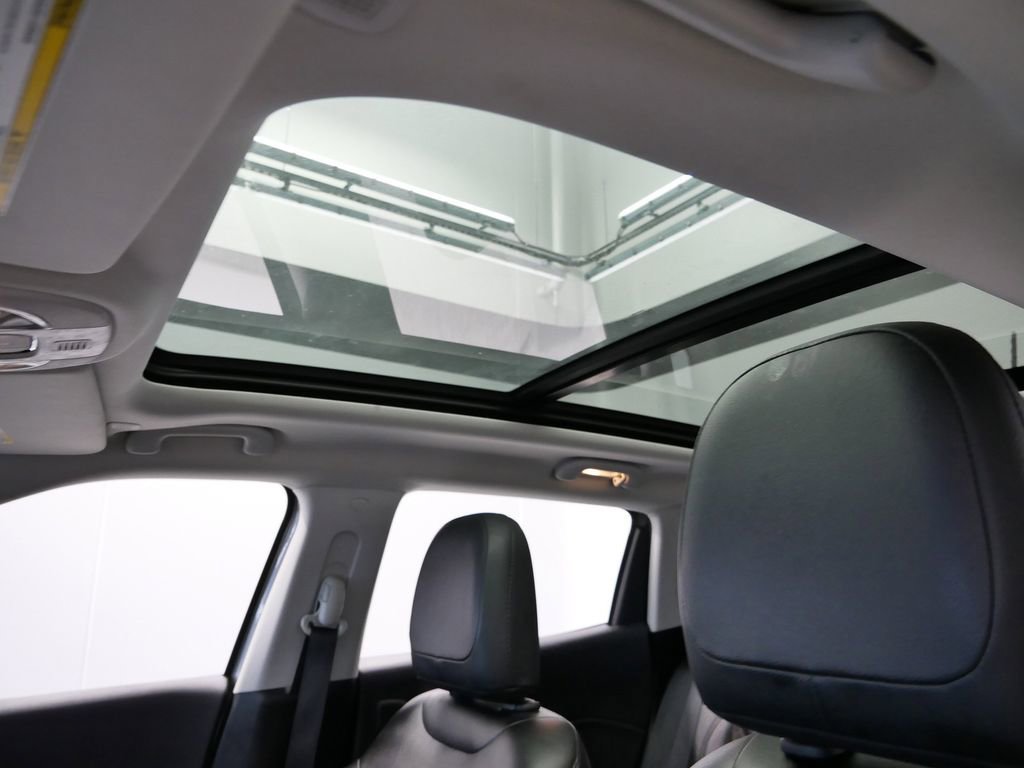 Thumbnail: 2021 Jeep Compass - 25