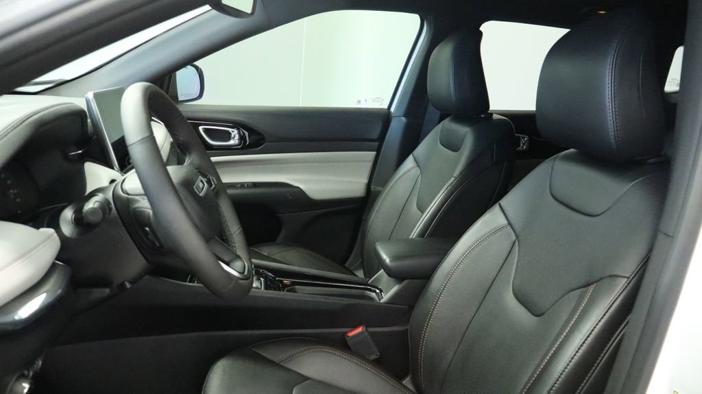 Thumbnail: 2023 Jeep Compass - 27