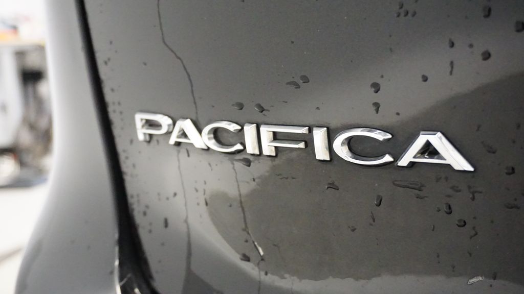 Thumbnail: 2018 Chrysler Pacifica - 13